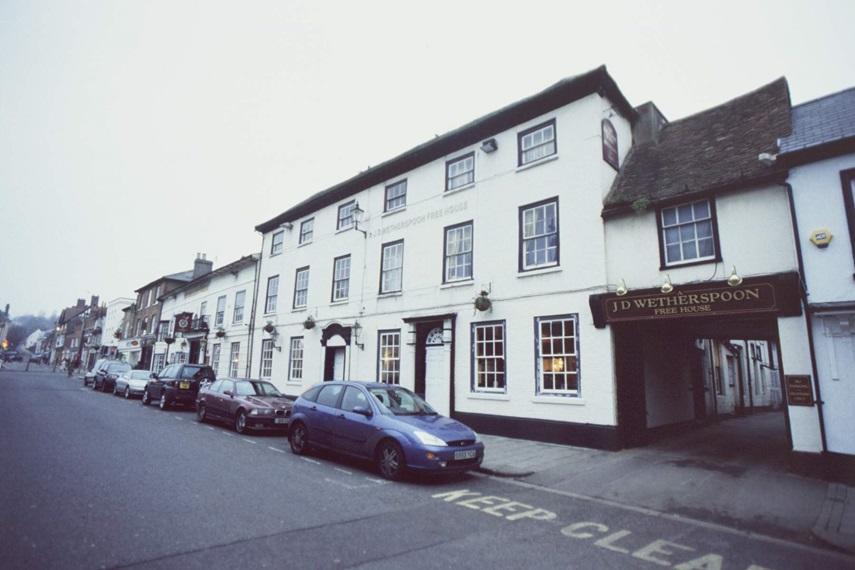 The Catherine Wheel Wetherspoon Hotel Henley-on-Thames Exterior photo